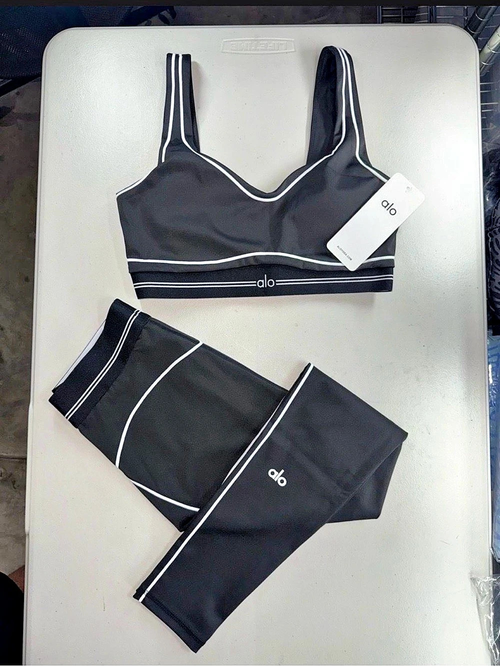 Alo Yoga Set in Black NWT